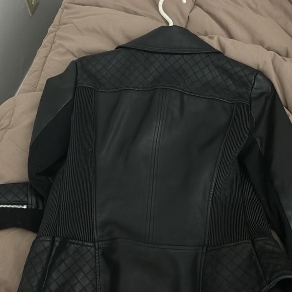 Leather jacket - Picture 2 of 3